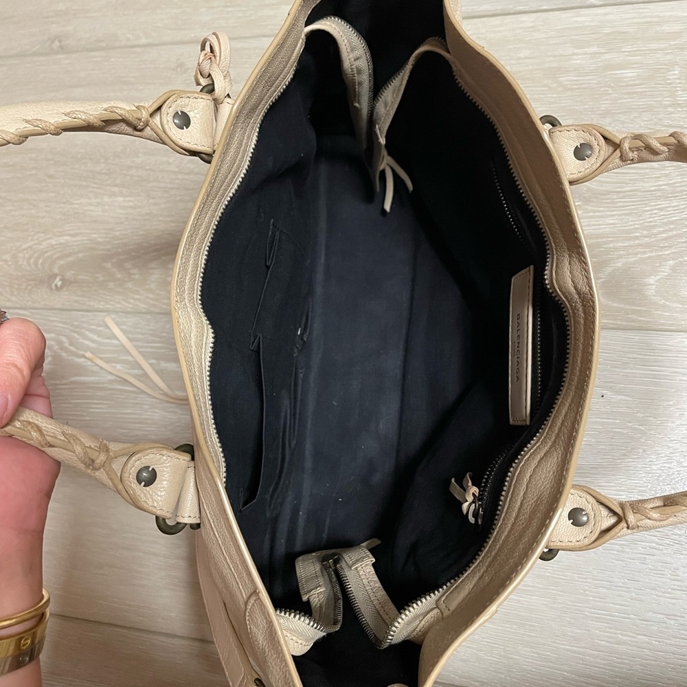 Balenciaga Beige Leather Handbag - Picture 4 of 15
